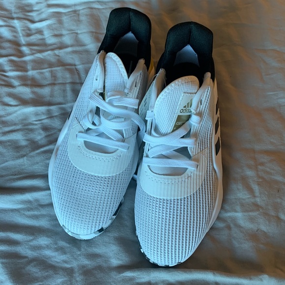 bounce basketball shoes